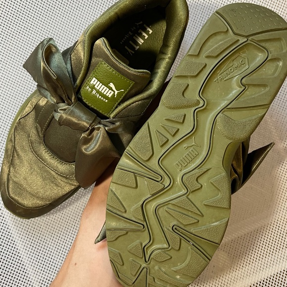 ✨ FENTY X PUMA by RIHANNA ✨ - Picture 6 of 10